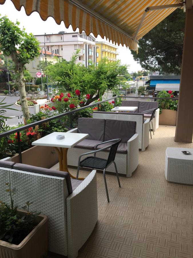 Hotel Giardino Cesenatico Esterno foto